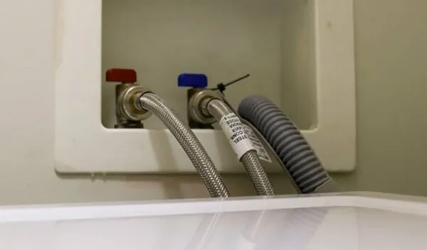 Как правильно подключать заливной шланг Как правильно подключать заливной шланг