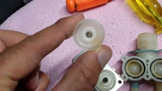 Ремонт электромагнитного клапана стиральной машины aeg Ремонт электромагнитного клапана стиральной машины aeg